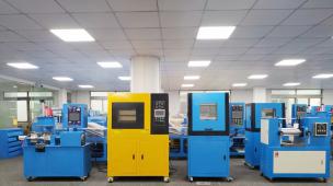 密炼机 压片硫化机 开炼机成品库