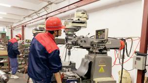 零配件加工生产车间